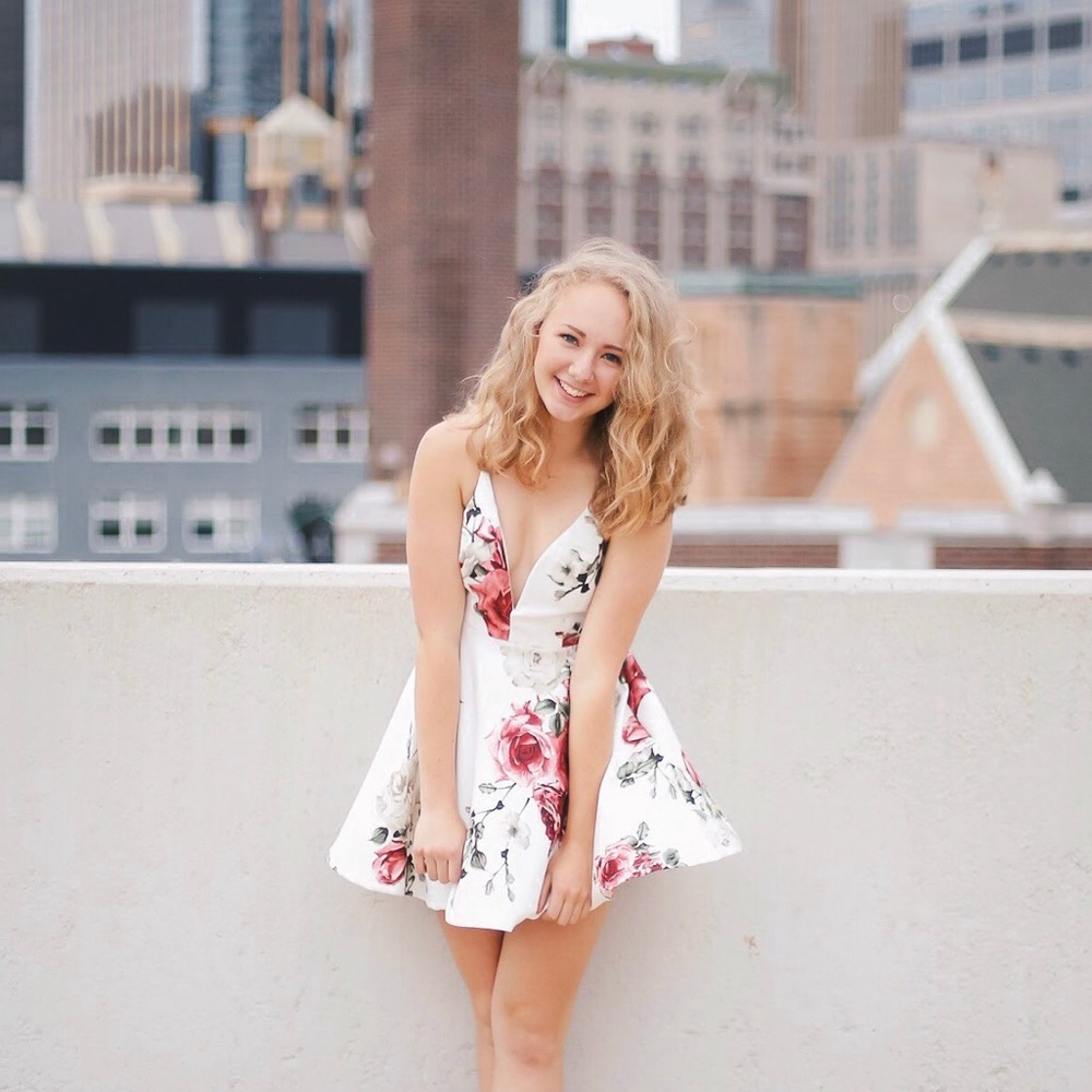 Short white dress with floral design